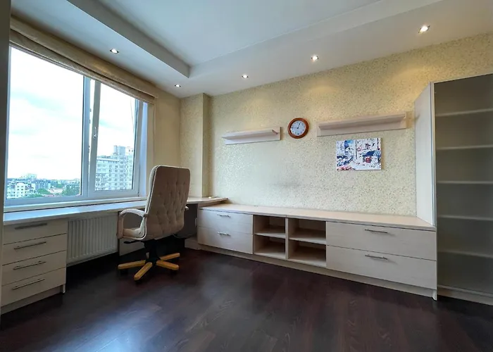 Ekaterininskaya 90-53