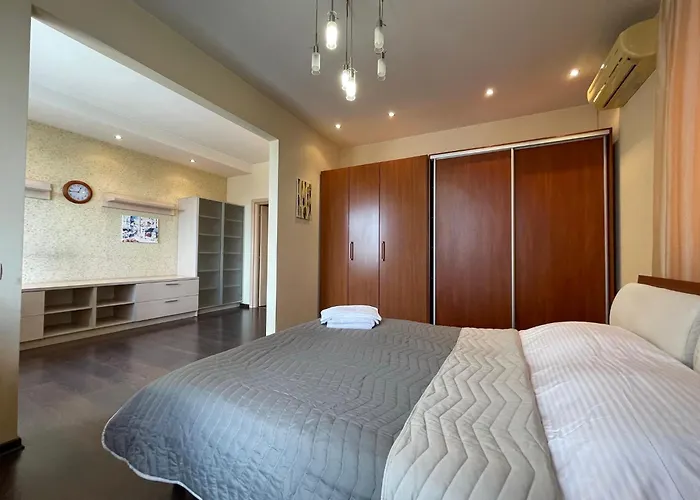 Ekaterininskaya 90-53 Apartment