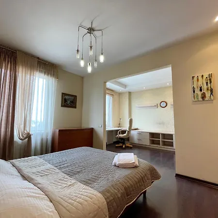 Ekaterininskaya 90-53 公寓