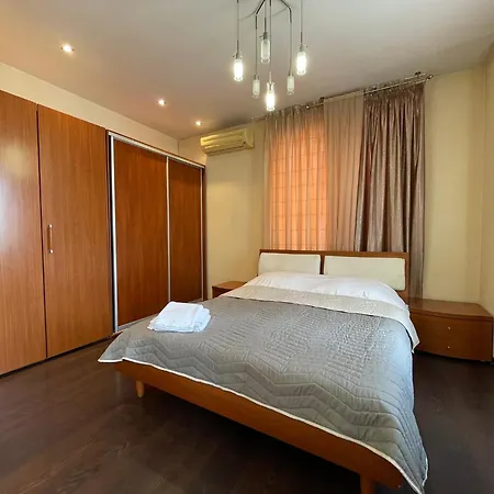 Ekaterininskaya 90-53 Apartamento *